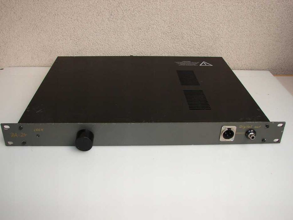 Przetwornik Cyfrowy -Analogowy DA-24