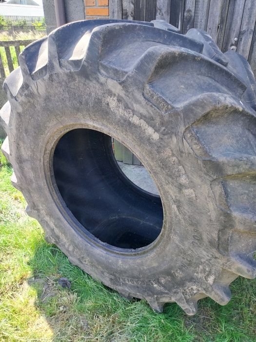 opona Continental 800/65r32