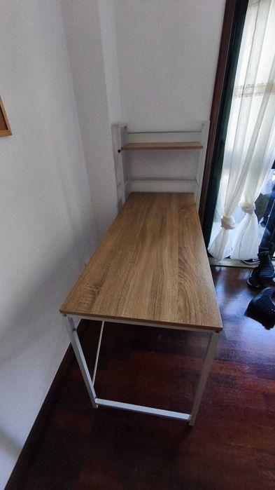 Secretaria e cadeiras