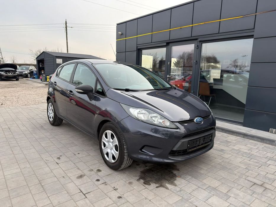 Ford Fiesta Benzyna Klimatyzacja Elektryczne Szyby Kredyt
