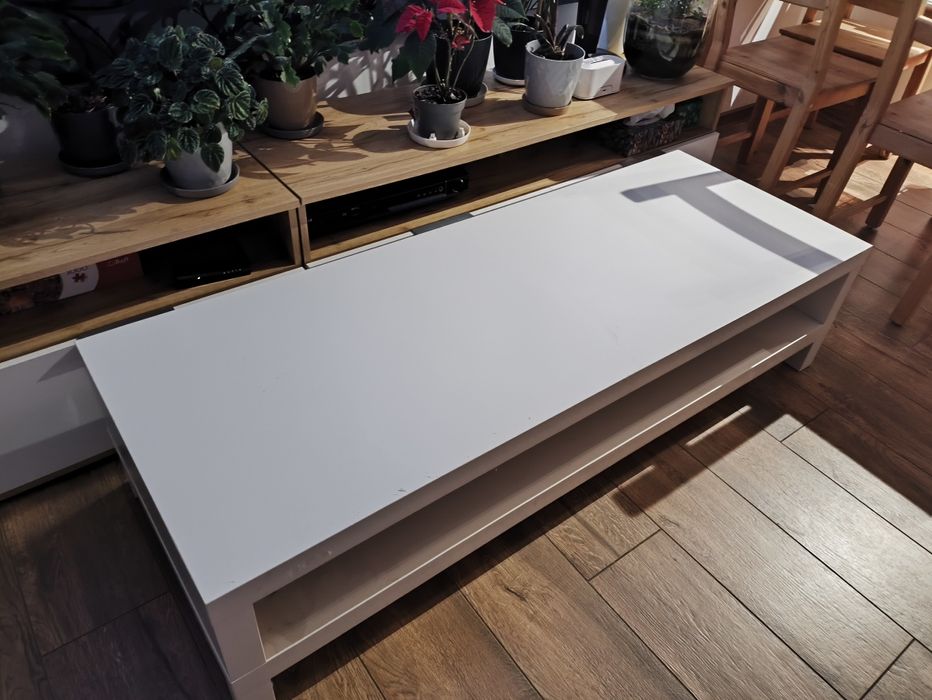 Stojąca półka pod telewizor