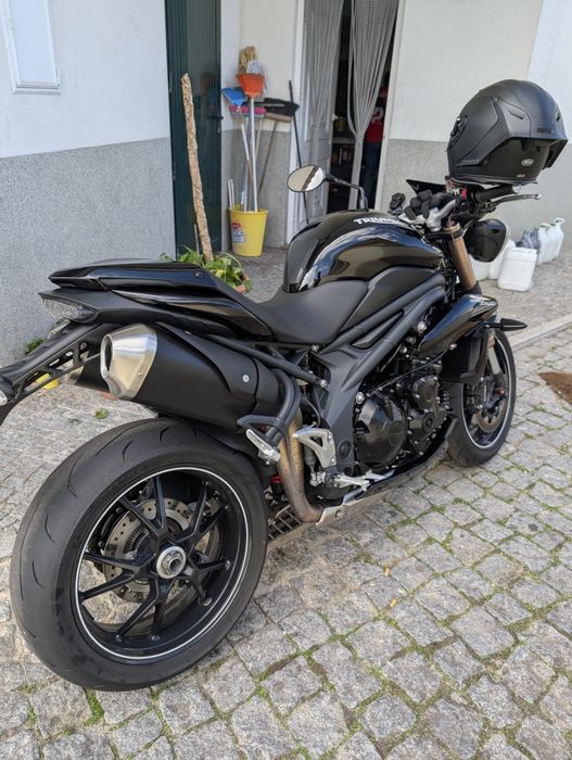Triumph Speed Triple 1050 94