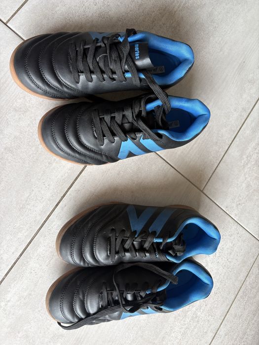 Buty sportowe halowe, dwie pary