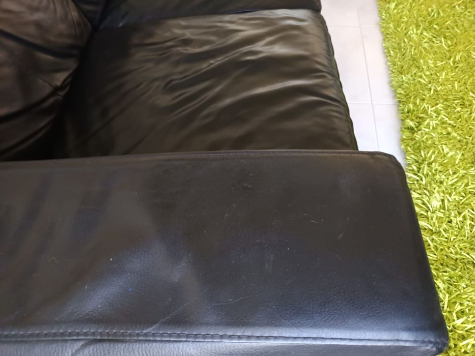 Sofá em pele IKEA