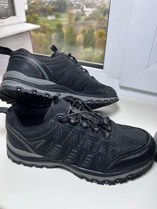Термо  взуття 37, 39 Skechers та  Graceland