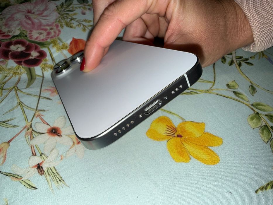 iPhone 16 Pro Branco64739224922755123
