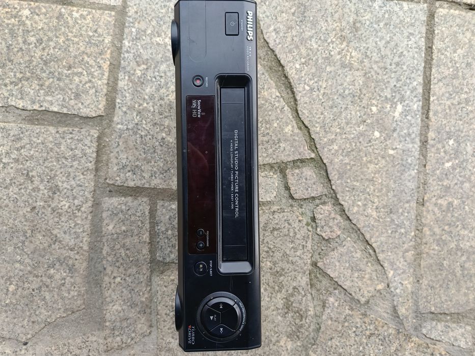 Sprzedam odtwarzacz kaset VHS