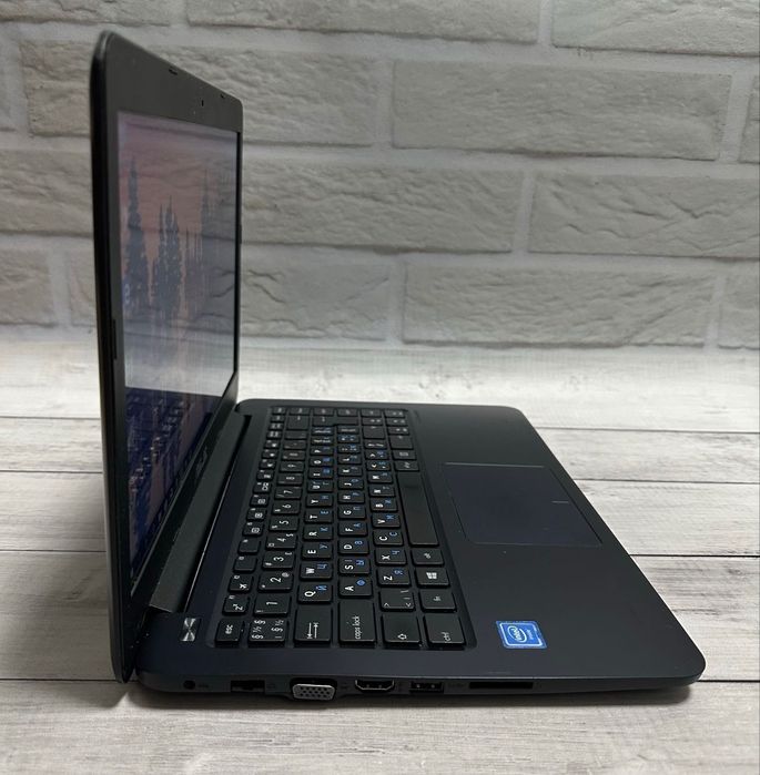 Ноутбук Asus EeeBook E402SA 14’’ FHD Celeron N3060 4GB ОЗУ/ 64GB eMMC