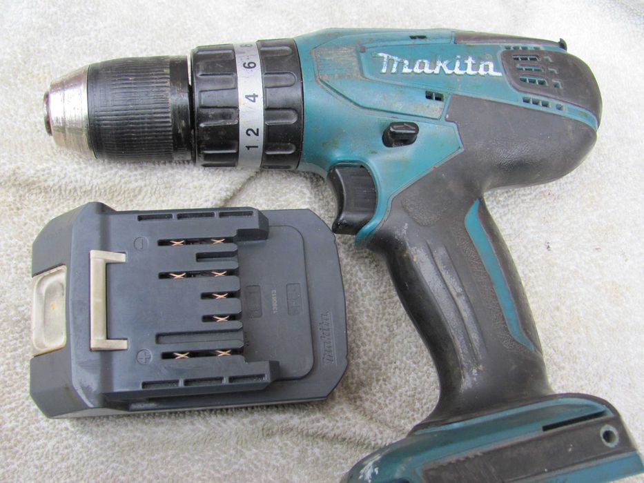 Шуруповерт Makita