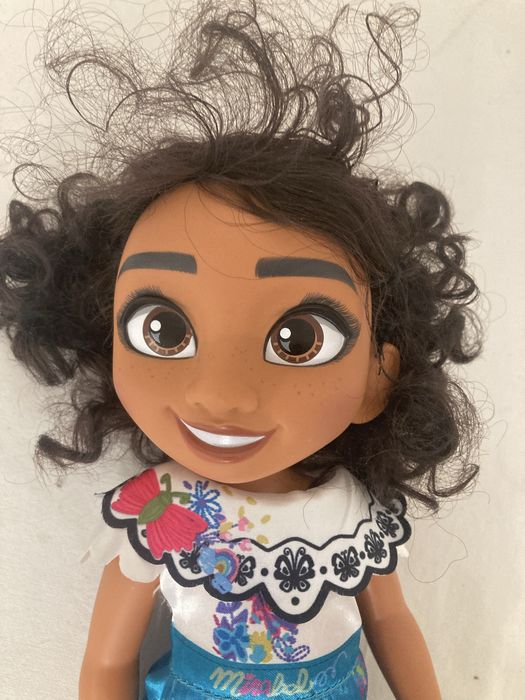 Boneca Mirabel Madrigal, 42cm Altura