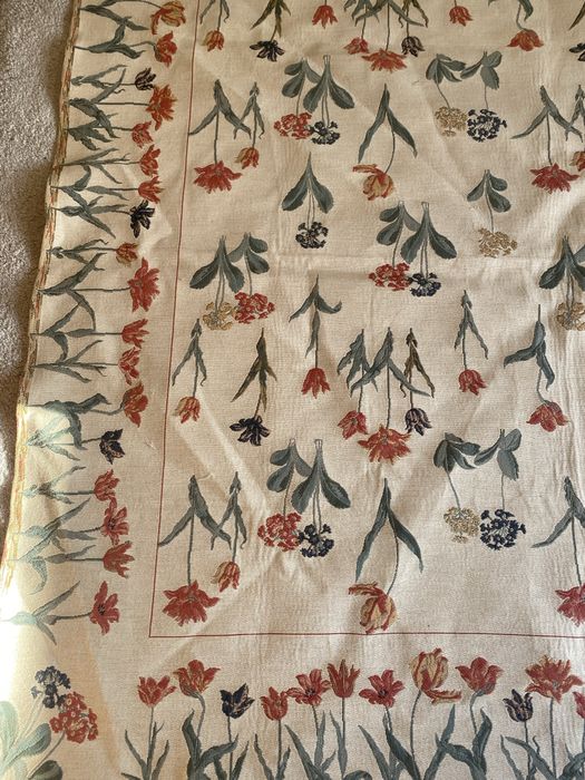 Tapete com padrão aflorado