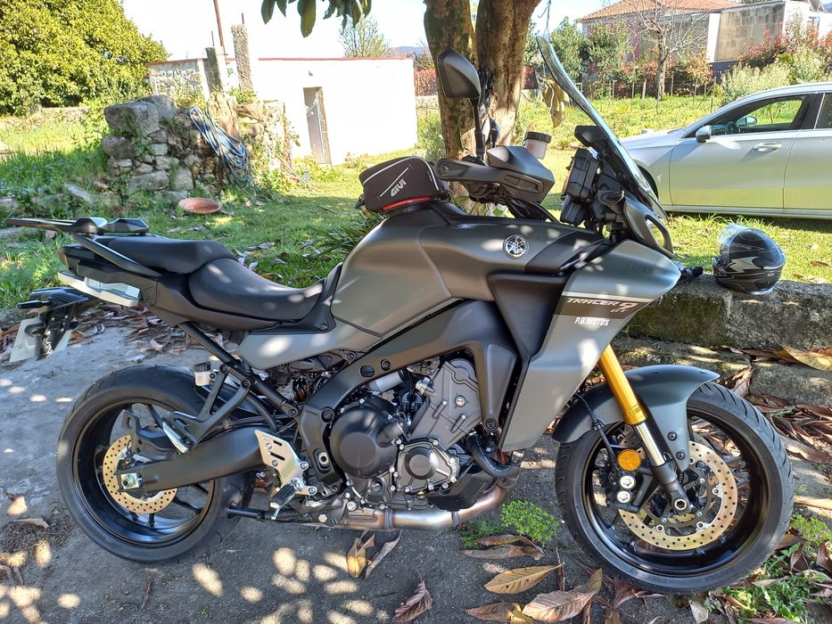 Yamaha Tracer 9 GT 2022 com tudo