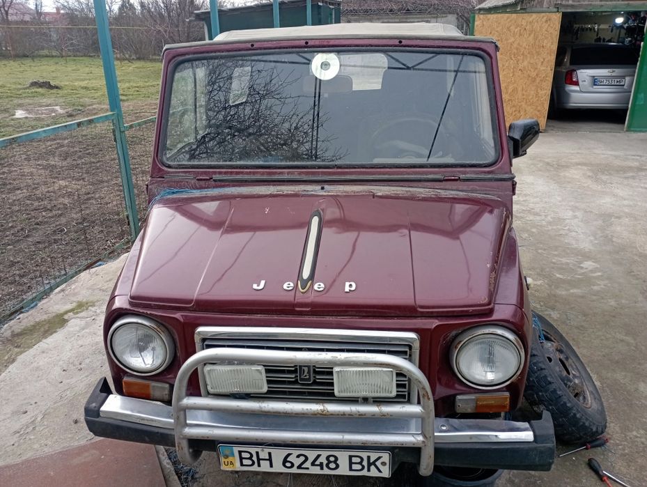 Продам ЛуАЗ один только красный на ходу второй нет .