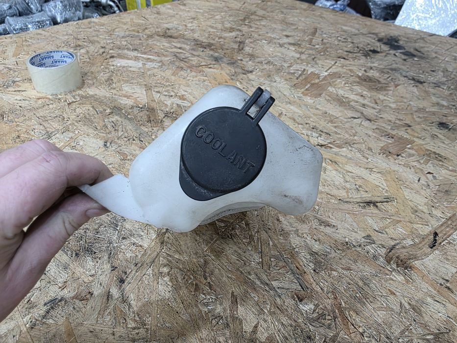 Zbiorniczek wyrównawczy Kia Ceed 1 I lift 10r 1.4 benzyna