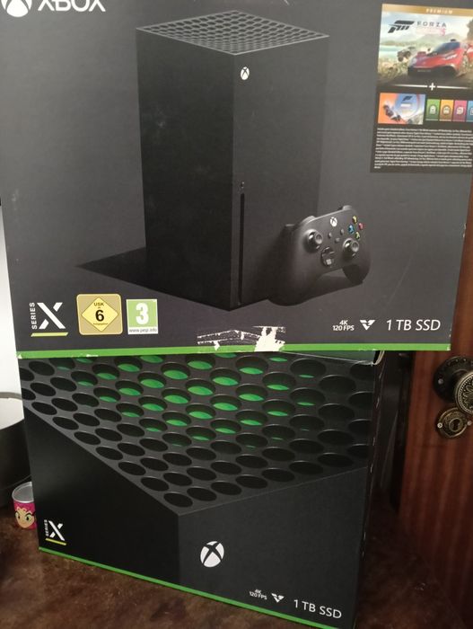 Xbox series X completo, 3 comandos e 4 Jogos