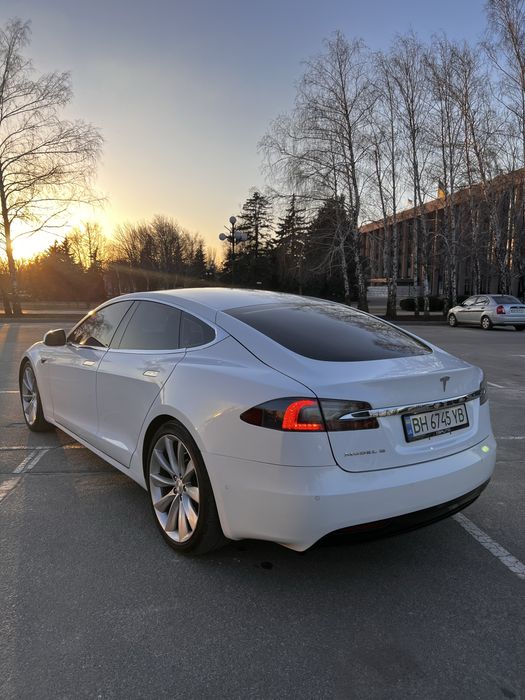 Tesla model S 75 квт
