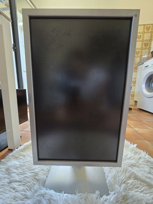 Dell Adjustable Monitor (Horizontal and Vertical)514038323636480002
