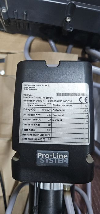 Napedy ze sterowaniem  do bram przemysłowych od 350 pln