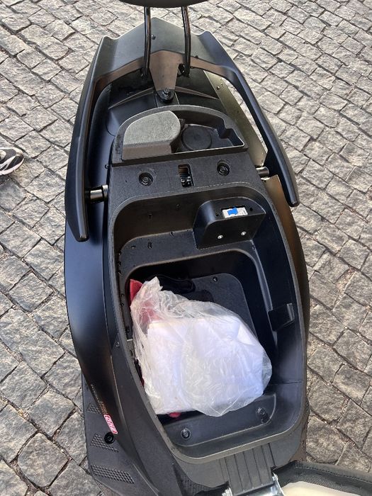 Електроскутер Forte leon