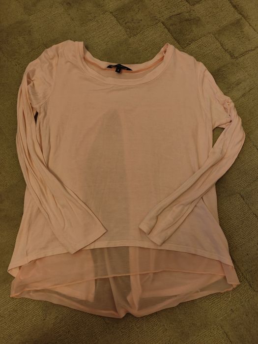 Bluzka w kolorze pastelowego różu w rozmiarze S.