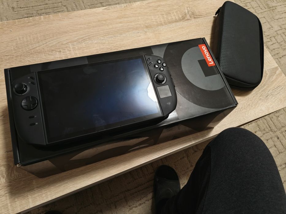 Lenovo Legion Go 2 OLED 8.8 ryzen z2 extreme GW