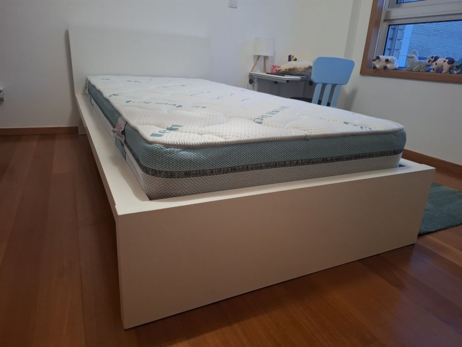 Cama MALM óptimo estado