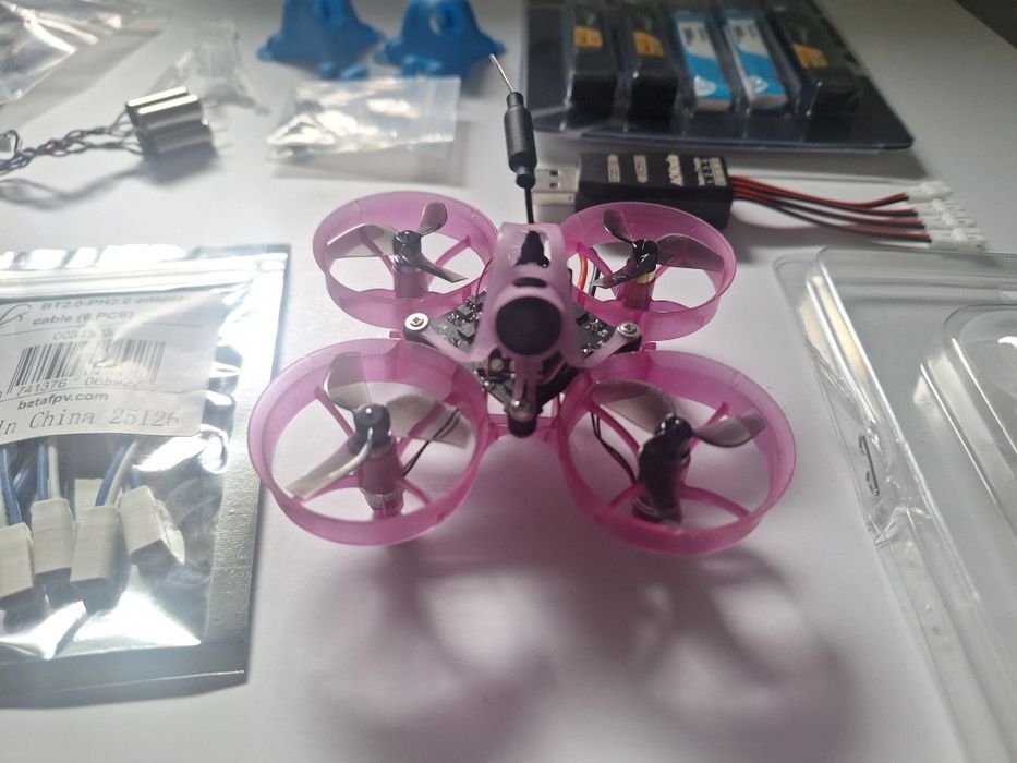 Tiny whoop + radio i dodatki