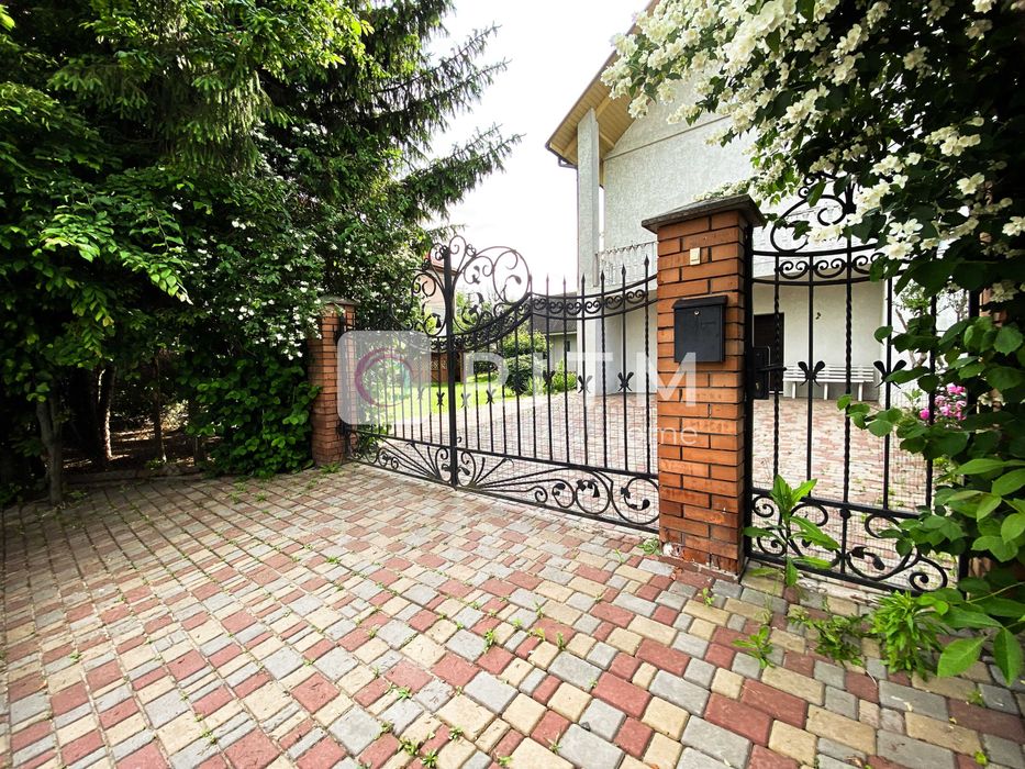 Ексклюзивний будинок садибного типу з розкішною територією с.Тарасове