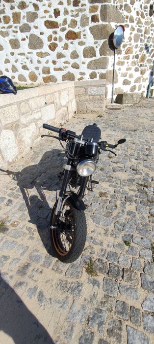 Mash Seventy Five 125 café racer