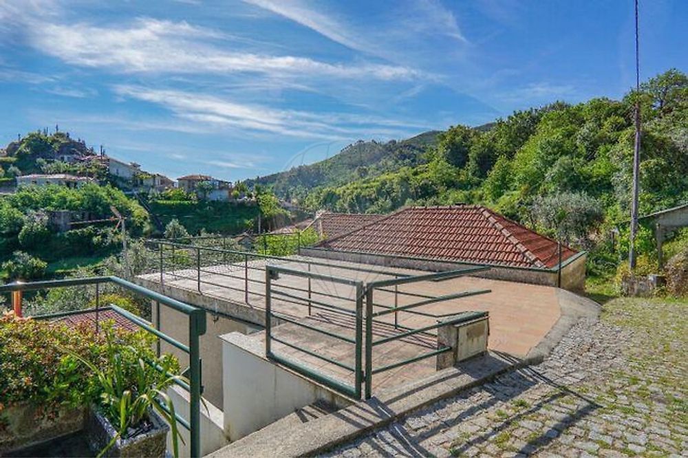 T2 com Terraço (Garagem)