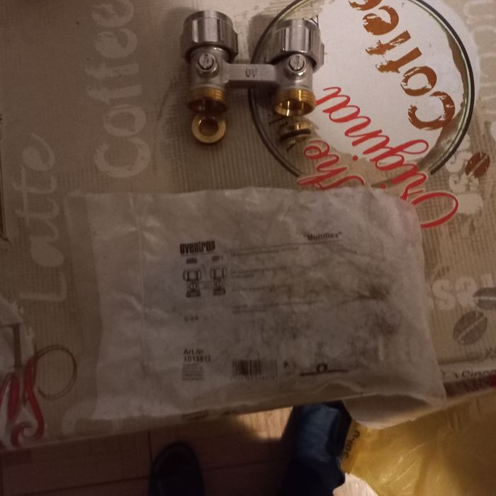 Кран  OVENTROP для радиатопов с нижним подключением