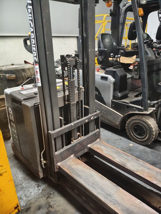 Stacker Elétrico Atlet