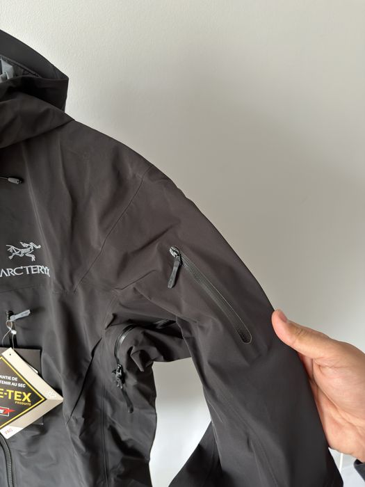 Arcteryx Alpha SV куртка