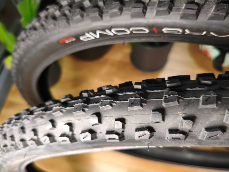 2 Pneus Bontrager XR3 29 2.20 Novos