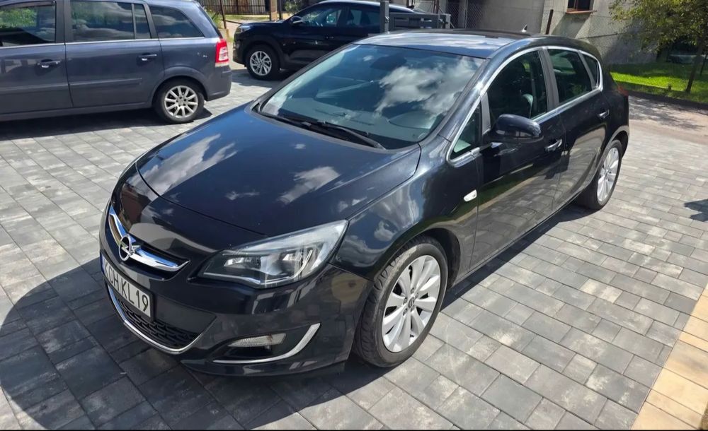 Opel Astra J 2013r. 1.4 140 KM
