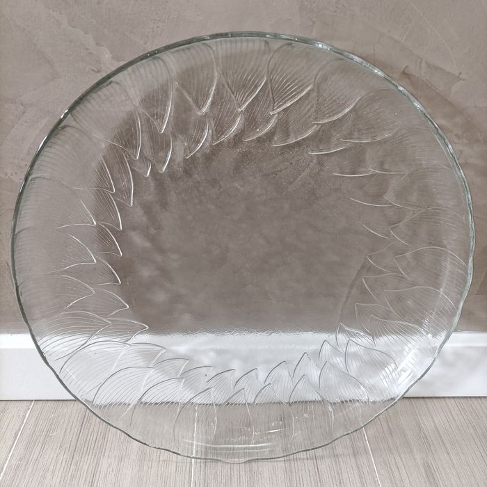 Large-format plates/platters with decorative patterns64553028967425125