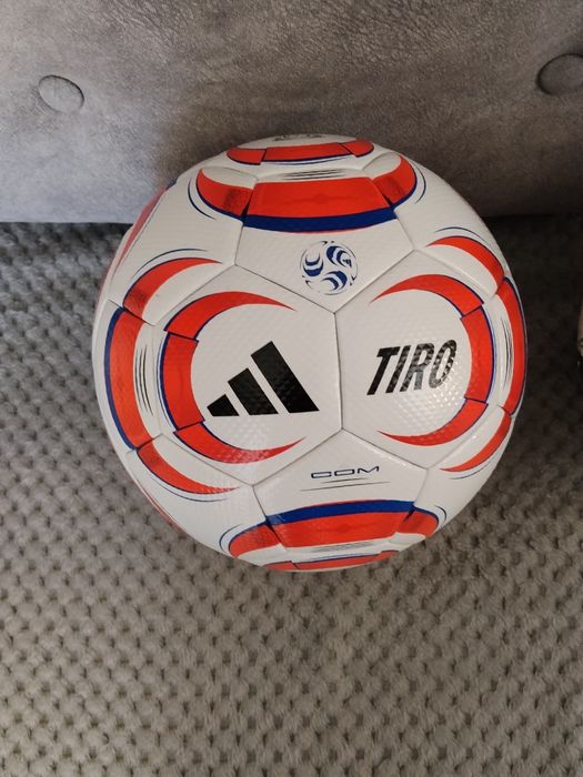 Piłki meczowe polecam Zina mundo i adidas