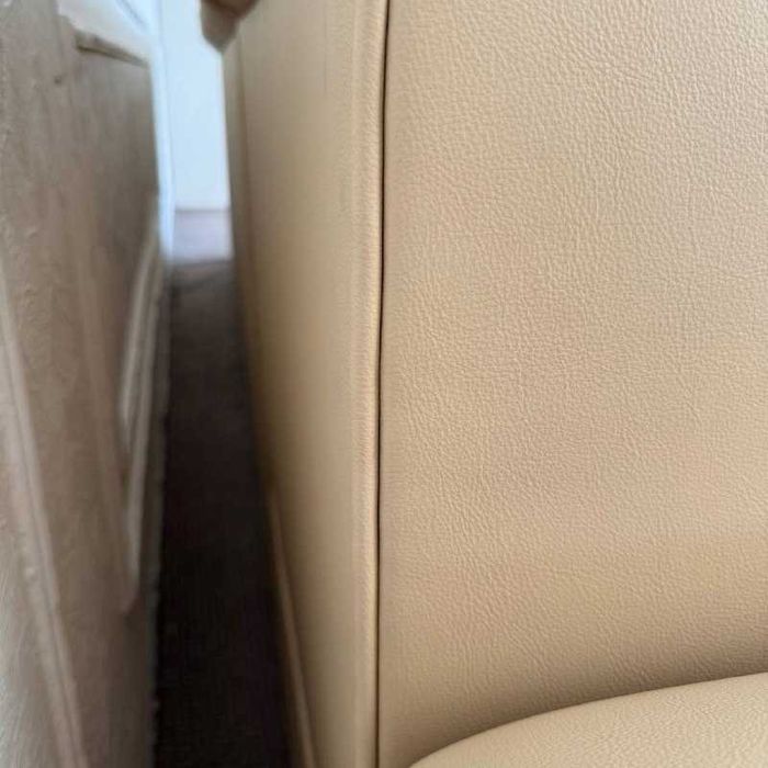 Новий диван «Бестселер» в екошкірі