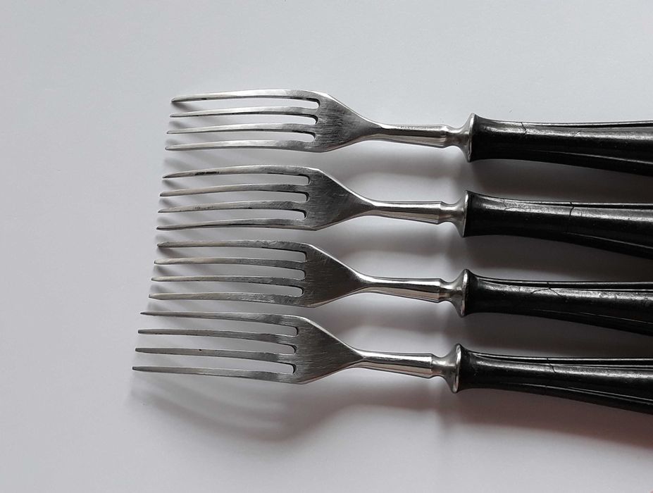 4 stare widelce, wz. BAKELIT