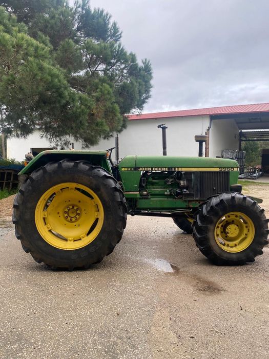 Trator John Deere 3350