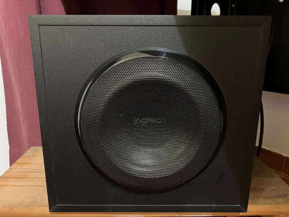 Colunas Logitech Z623 2.1 400w