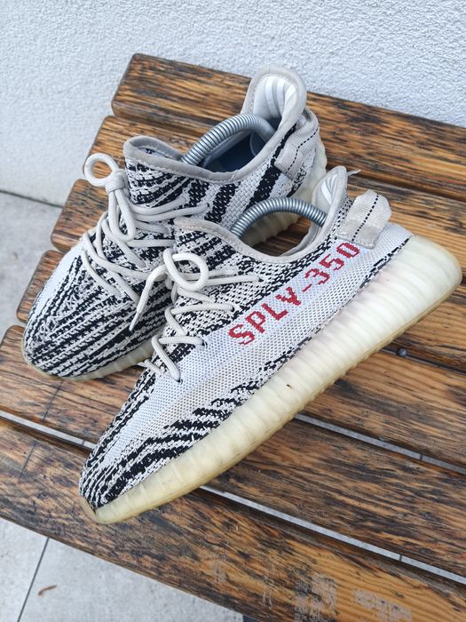 Yeezy Boost 350 V2 Zebra