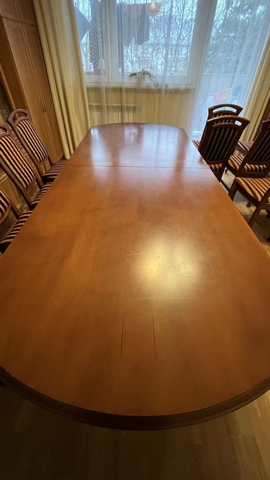 Duży stòł rozkładany, drewniany, w bardzo dobrym stanie!