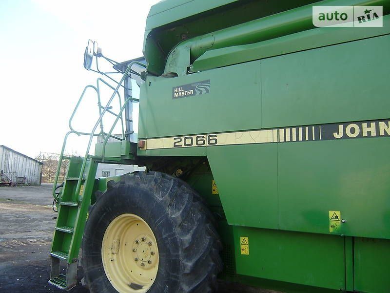 Комбайн John Deere 2066