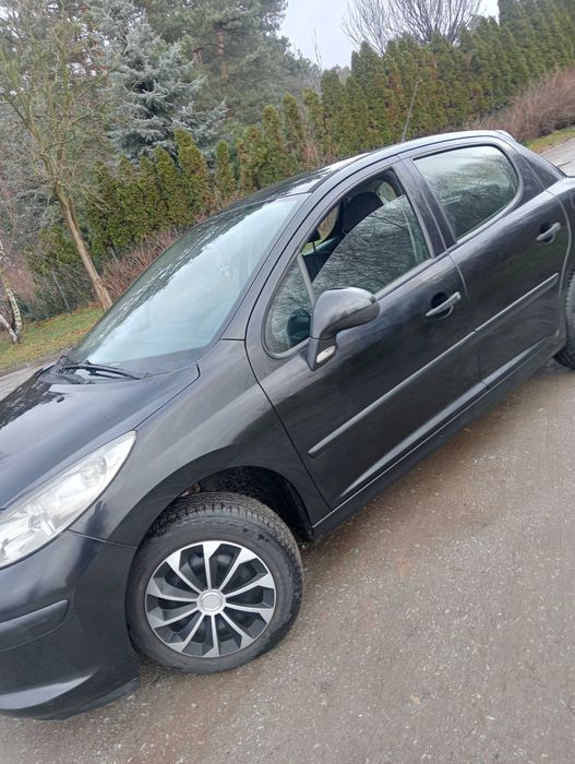 peugeot 207 śliczny 14 8v rok 2008