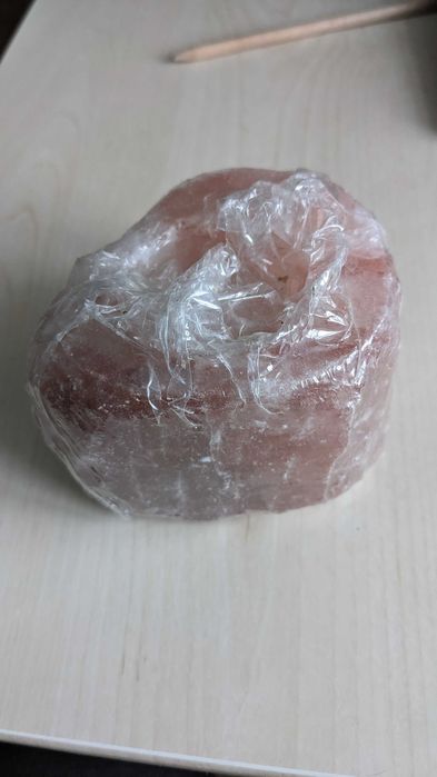 Świecznik, różowa naturalna sól