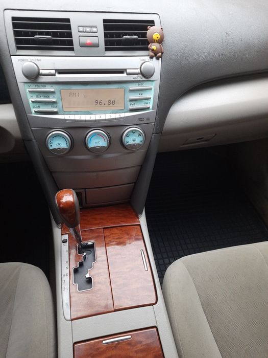 Toyota Camry40          2.4 GAZ-BENZ