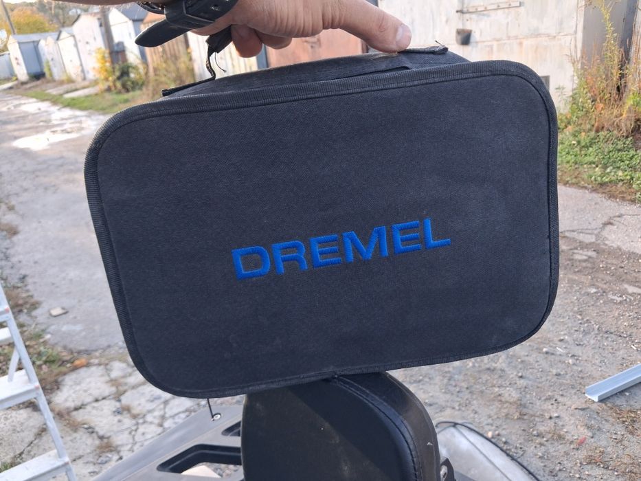 ПРОДАМ  власний інструмент . Гравер Dremel  4250 в чудовому стані