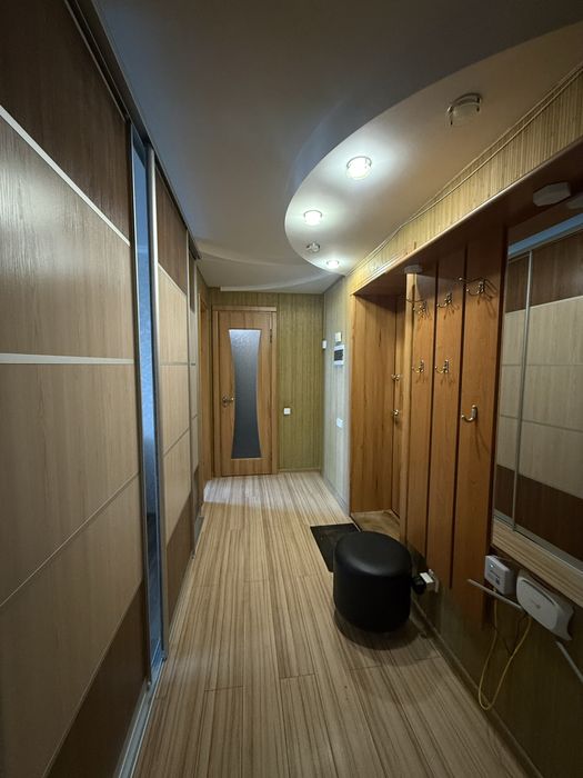 Ціну знижено !Продам простору 2к.кв  в центрі !