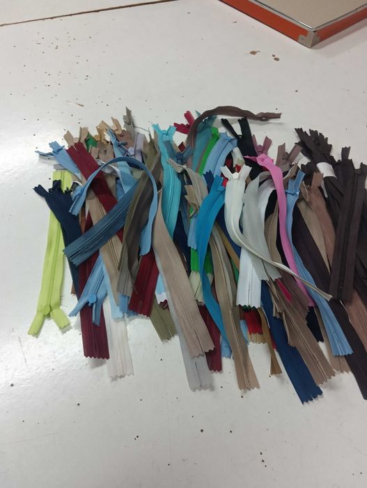 Cem fechos invisíveis de varias cores todo de ,20cm